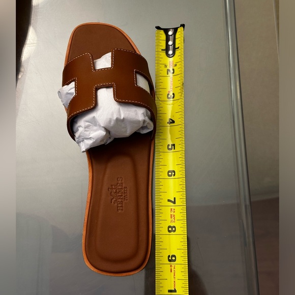 SOLD Hermès Oran Sandals - Gold, Size 38 - Authentic, tried on only - Picture 7 of 8
